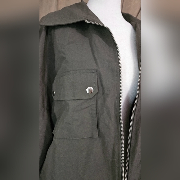 BY.DYLN Zach Utility Nylon Jacket in Coal/olive green. Size Small - Picture 13 of 16